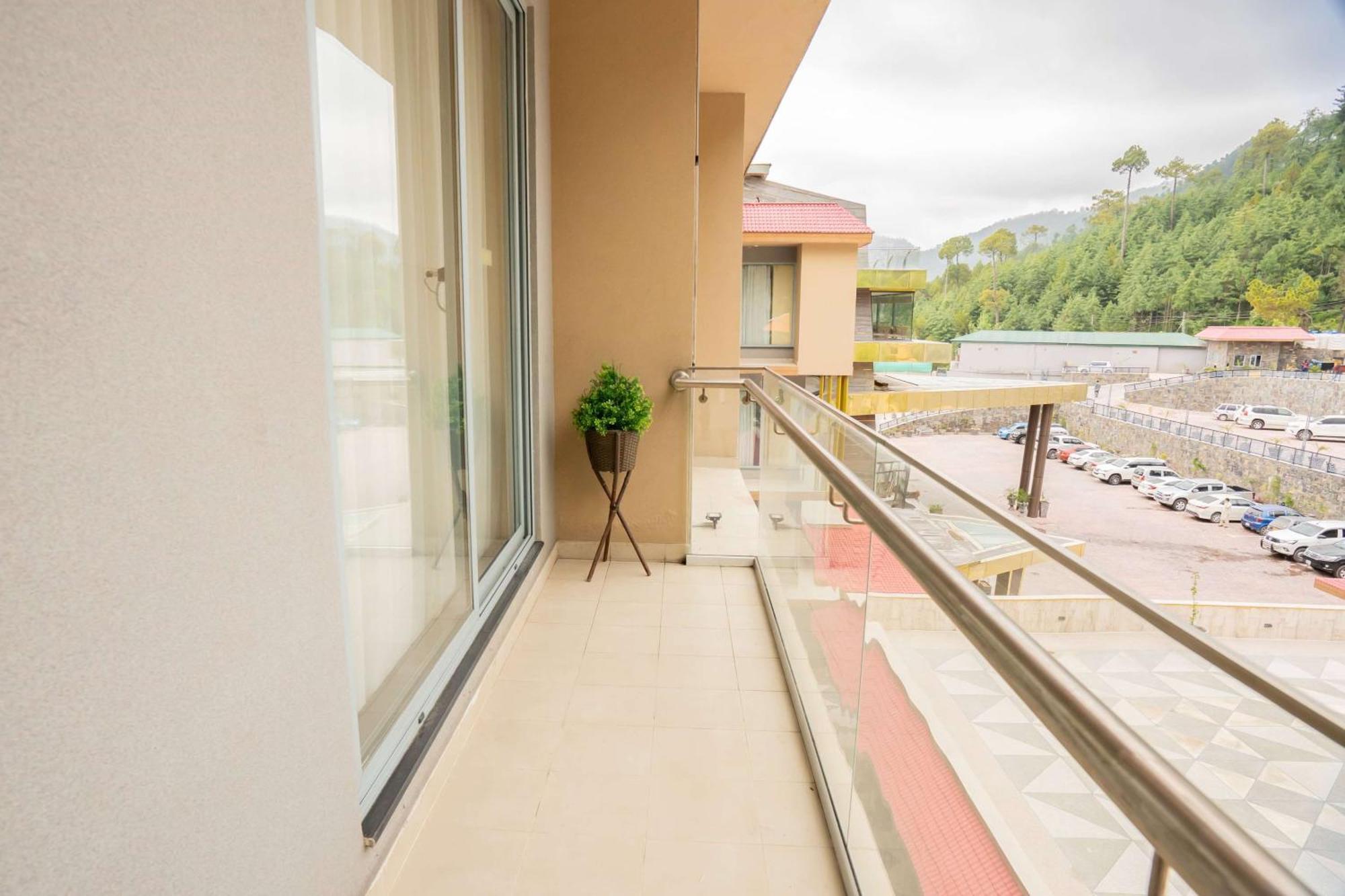 Ramada By Wyndham Murree Lower Topa Resort Exterior photo